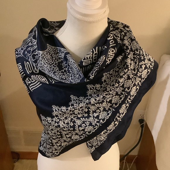Chinese ChunHua Style Navy White Print 40” Square Scarf - Picture 3 of 11